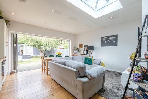 14 Bramley Close, Chertsey, KT16 8HJ