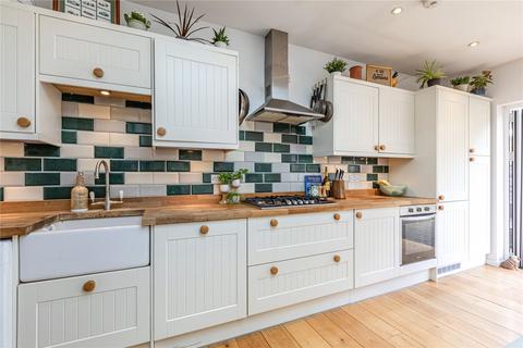 14 Bramley Close, Chertsey, KT16 8HJ