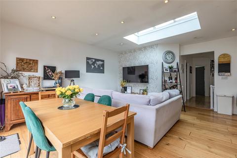 14 Bramley Close, Chertsey, KT16 8HJ