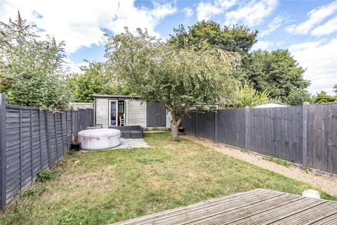 14 Bramley Close, Chertsey, KT16 8HJ