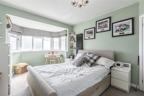 14 Bramley Close, Chertsey, KT16 8HJ