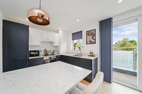 1 bedroom apartment for sale, Whitehall Road, London E4