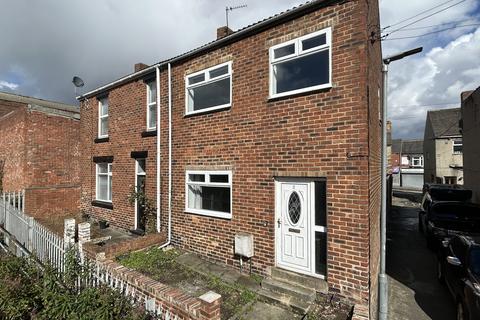 3 bedroom terraced house to rent, West Street, Ferryhill, DL17