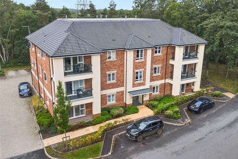 2 bedroom apartment for sale, Hurst Avenue, Camberley GU17