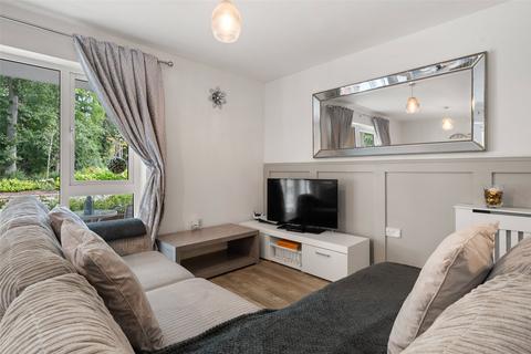 2 bedroom apartment for sale, Hurst Avenue, Camberley GU17