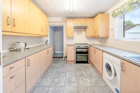 3 bedroom semi-detached house for sale, Nacton Road, Ipswich, IP3