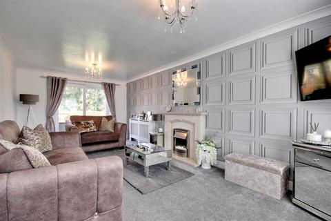 4 bedroom detached house for sale, Oaklands Drive, Willerby, Hull