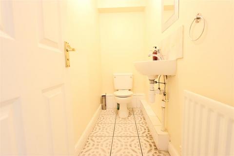 43 Macleod Road, London, N21 1SW