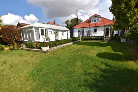 5 bedroom detached bungalow for sale, Ganstead Lane, Bilton, Hull