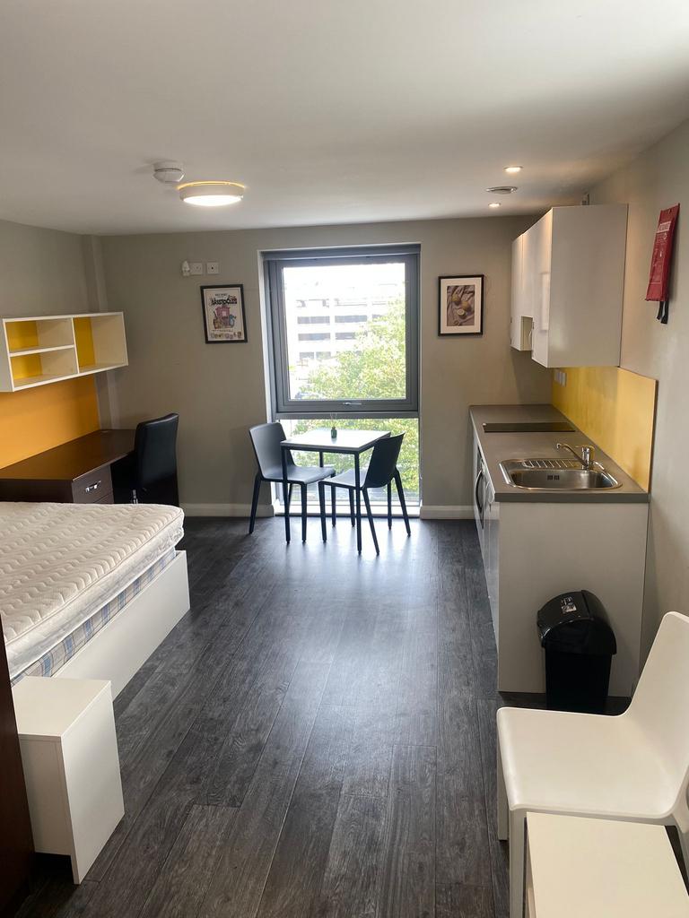 Apartment in Liverpool - View 2