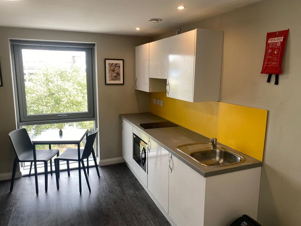 Apartment in Liverpool - View 5