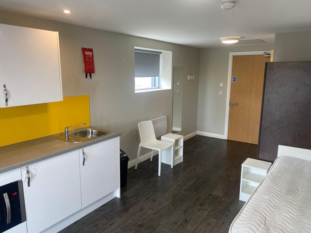 Apartment in Liverpool - More