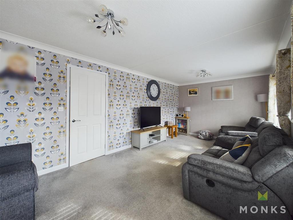 CAM01420 G0-PR0436-STILL012.jpg