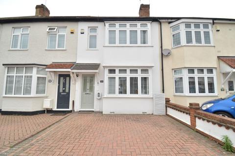 3 bedroom terraced house to rent, Stafford Avenue, Hornchurch