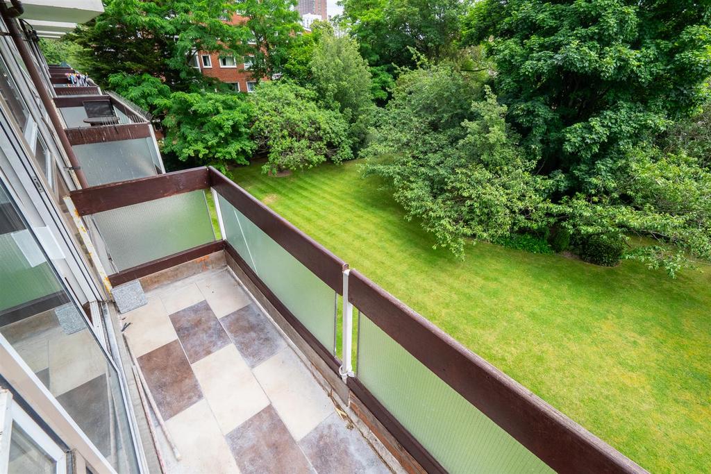Leith Towers, Grange Vale, Sutton 2 bed apartment for sale £200,000