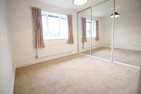 2 bedroom apartment to rent, Campbell Close, Hampshire GU46