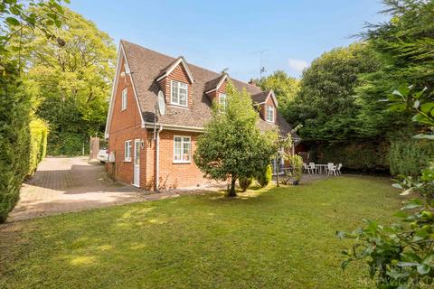 4 bedroom detached house for sale, Borers Arms Road, Crawley RH10