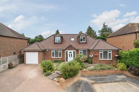 5 bedroom detached house for sale, Orchard Drive, Surrey GU21