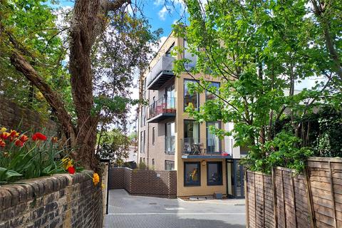 4 Hayes Mews, London, SE8 4EQ