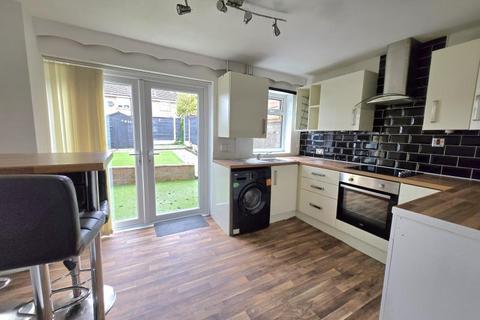 2 bedroom terraced house to rent, Glenwood Drive :: Middleton