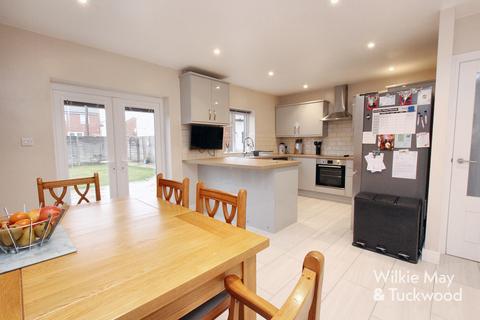 3 bedroom end of terrace house for sale, Bristol Road, Bridgwater TA6