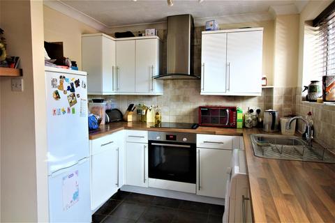 2 bedroom apartment to rent, Waterside Court, Hants GU51