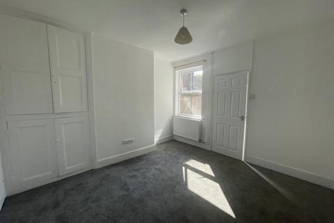 3 bedroom terraced house to rent, Aldermans Drive, West Town, Peterborough, PE3 6BB