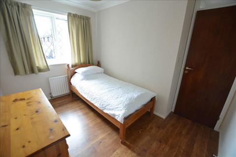 5 Pinkcoat Close, Feltham, TW13 7HL