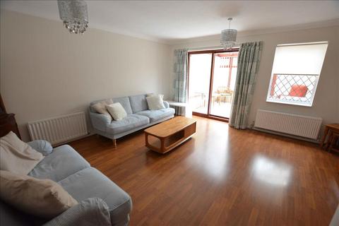 5 Pinkcoat Close, Feltham, TW13 7HL