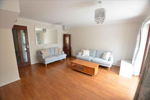 5 Pinkcoat Close, Feltham, TW13 7HL