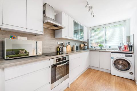 2 bedroom maisonette to rent, Dartmouth Close, Westbourne Grove, London, W11