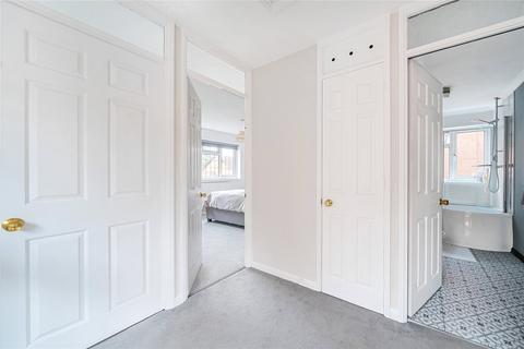 33 Northfield, Lightwater, GU18 5YR