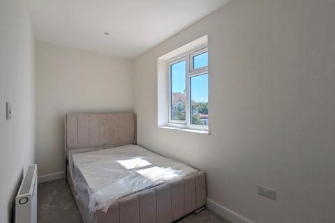 3 bedroom end of terrace house for sale, Feltham, TW14