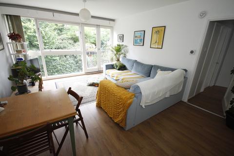 2 bedroom flat for sale, Blackheath Park, London SE3