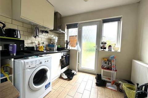 Studio to rent, South Croydon, Surrey, CR0