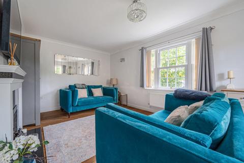 2 Lime Walk, Witney, OX28 1AP
