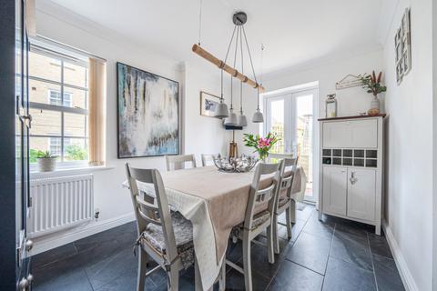 2 Lime Walk, Witney, OX28 1AP