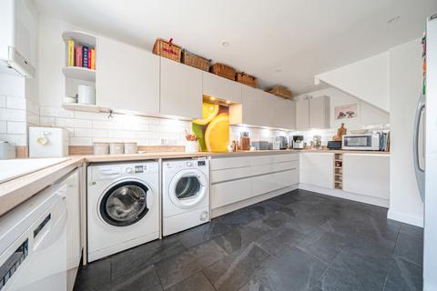 2 Lime Walk, Witney, OX28 1AP