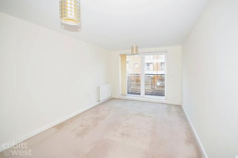 2 bedroom apartment to rent, Commonwealth Drive, Three Bridges, RH10