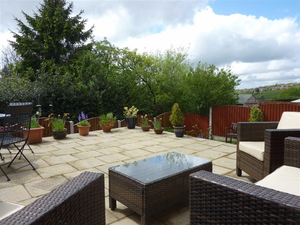 Birks Avenue, Lees, Oldham 3 bed semidetached house £169,950