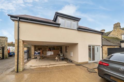 1 bedroom coach house for sale, Church Green, Witney, Oxfordshire