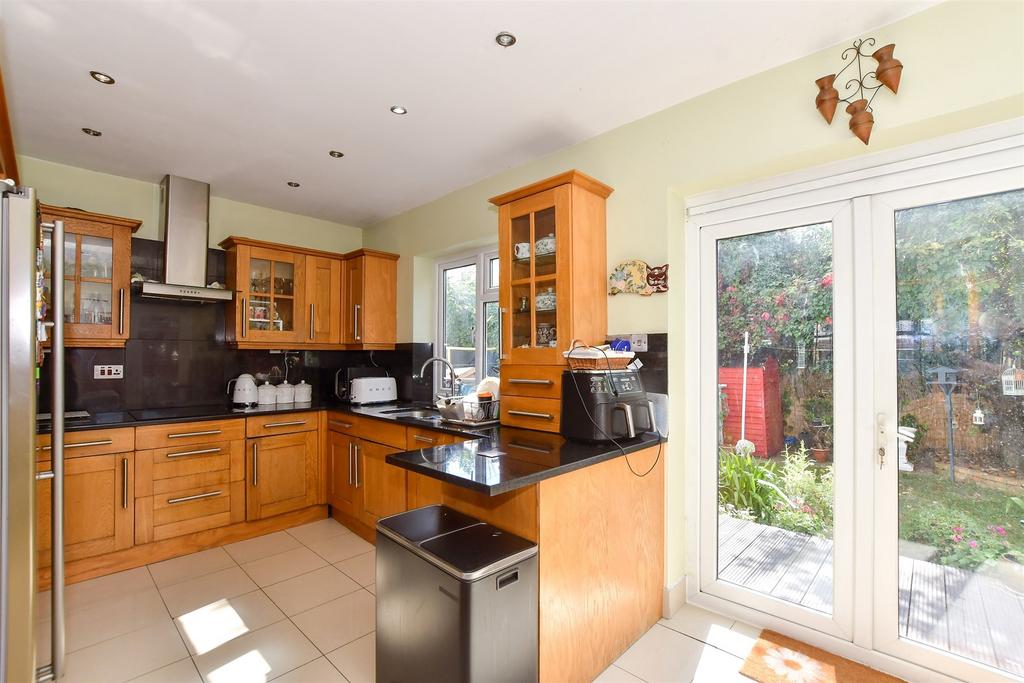 Kitchen/ Breakfast Room