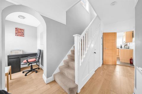 3 bedroom semi-detached house for sale, Oak Tree Gardens, Bromley