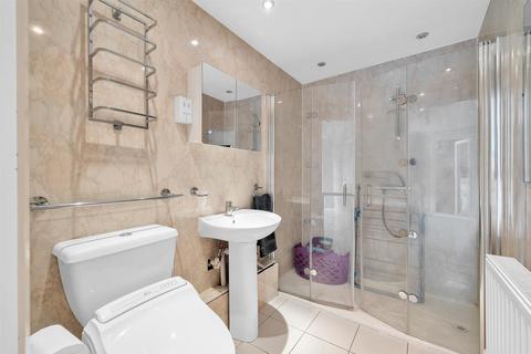 5 Oak Tree Gardens, Sundridge, Bromley, BR1 5BQ