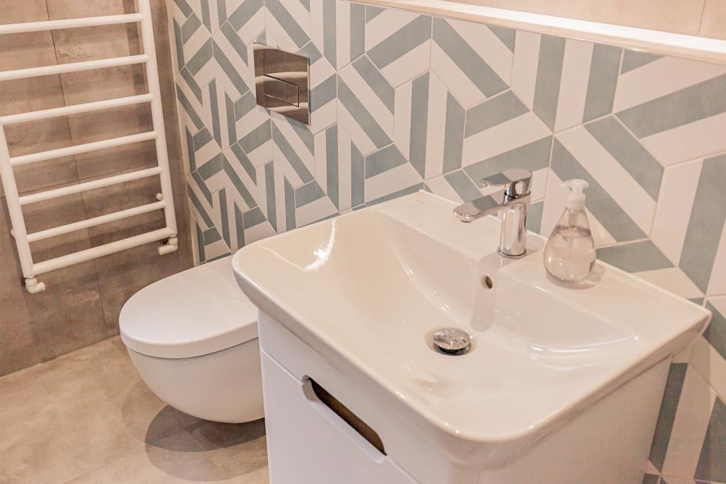 Main Shower Room
