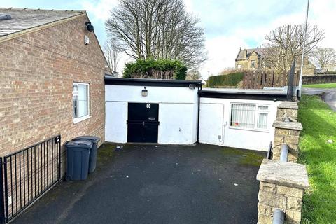 Property to rent, 60 Larkfield Road, Rawdon, Leeds LS19 6DZ