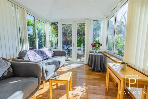 50 Fourth Avenue, Frinton-on-sea, CO13 9DX
