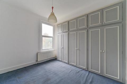 66 Dagnall Park, London, SE25 6NS