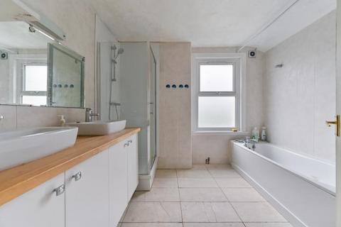 66 Dagnall Park, London, SE25 6NS