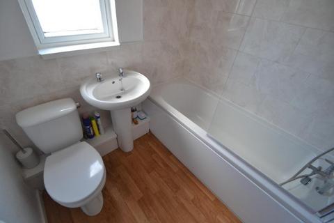 1 bedroom flat to rent, Grove Road, Castle Gardens, Nottingham NG7